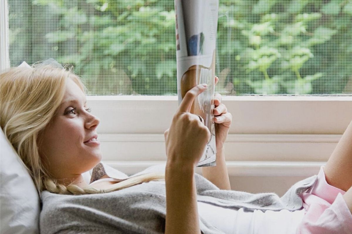 Instalación de una mosquitera con velcro