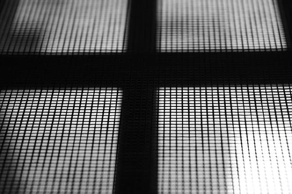 ventana con mosquitera